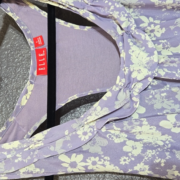 Elle Razorback Top - Picture 2 of 5